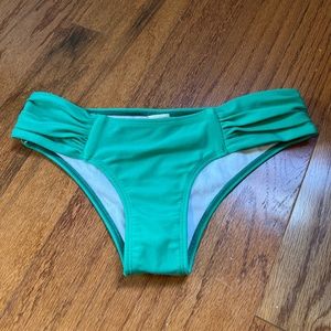 Maui Girl green M bikini bottom